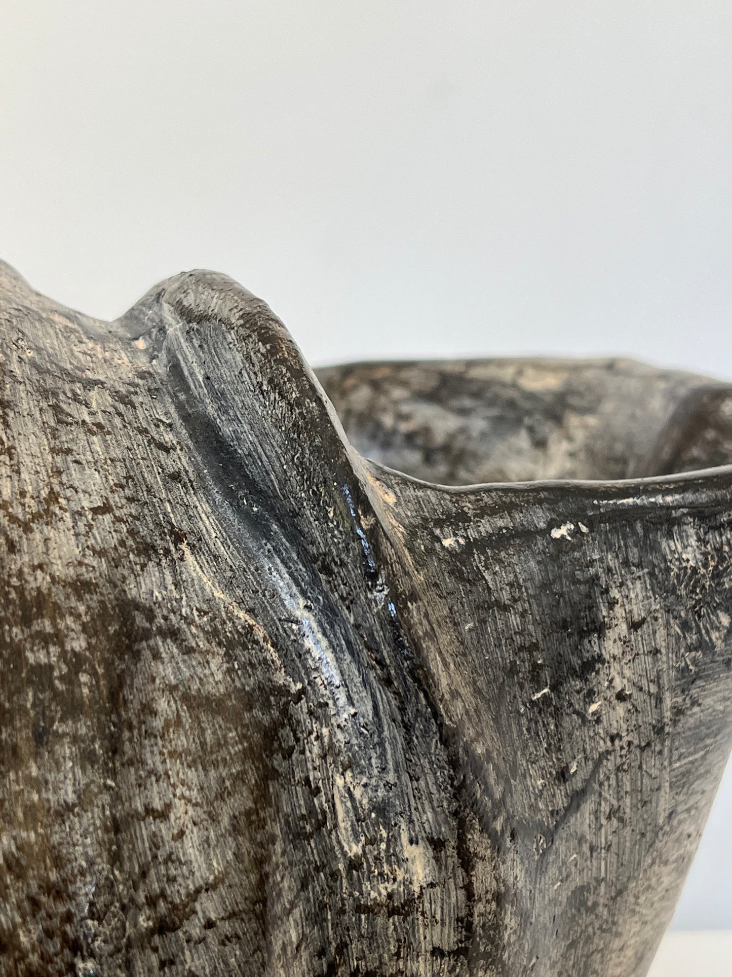 Ash gray Snail pot
