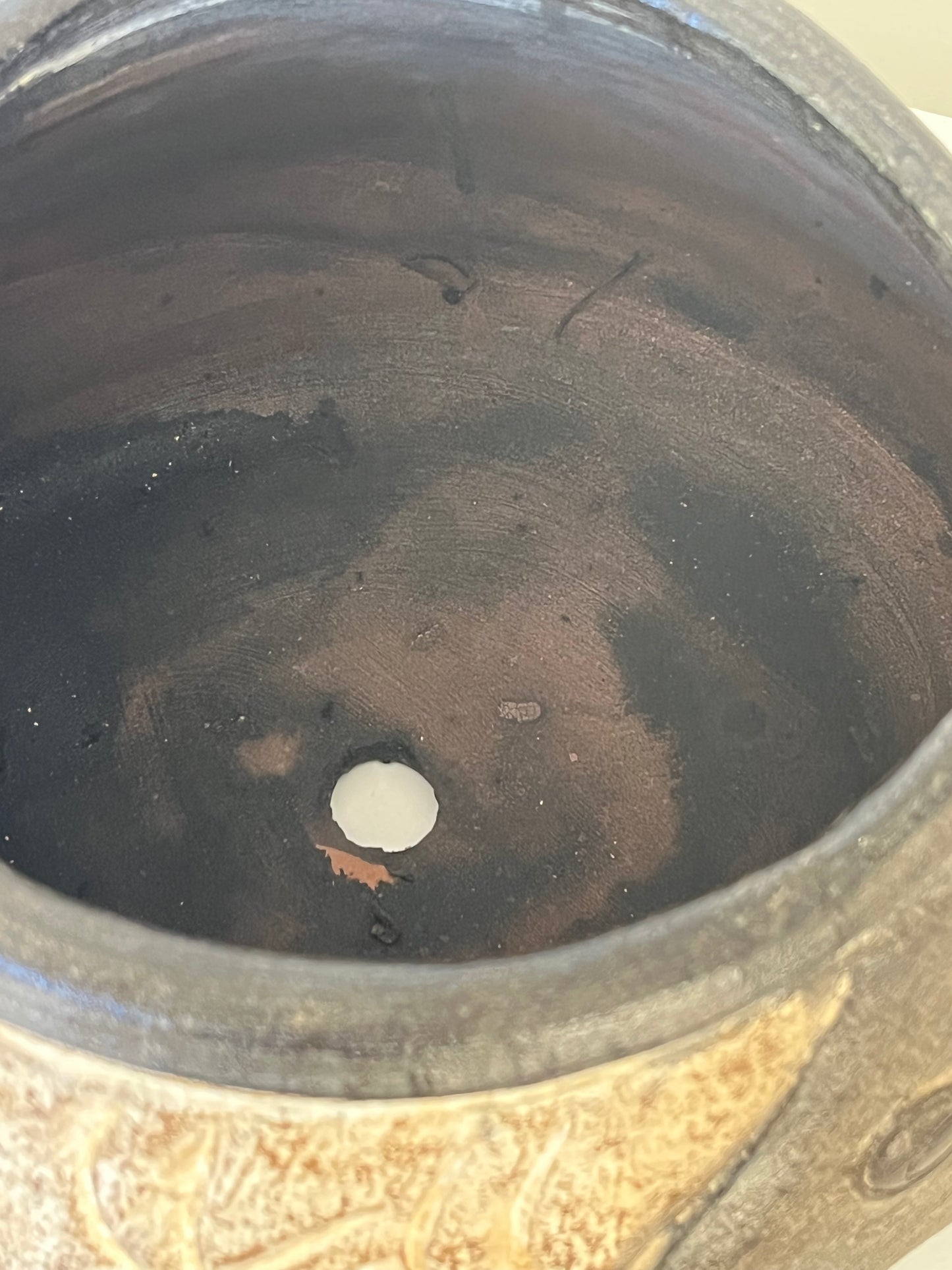 Ceramic fish pot