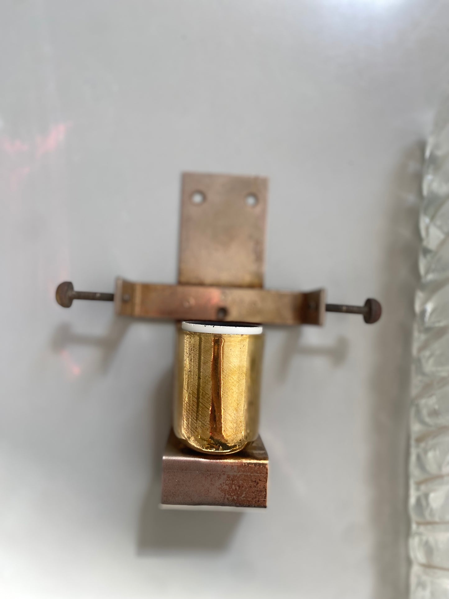 Wall sconce