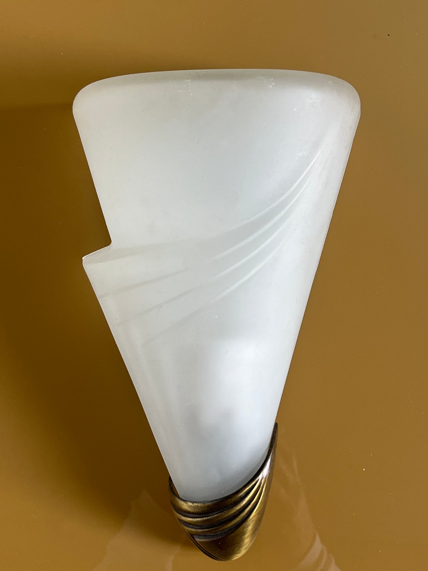Wall sconce