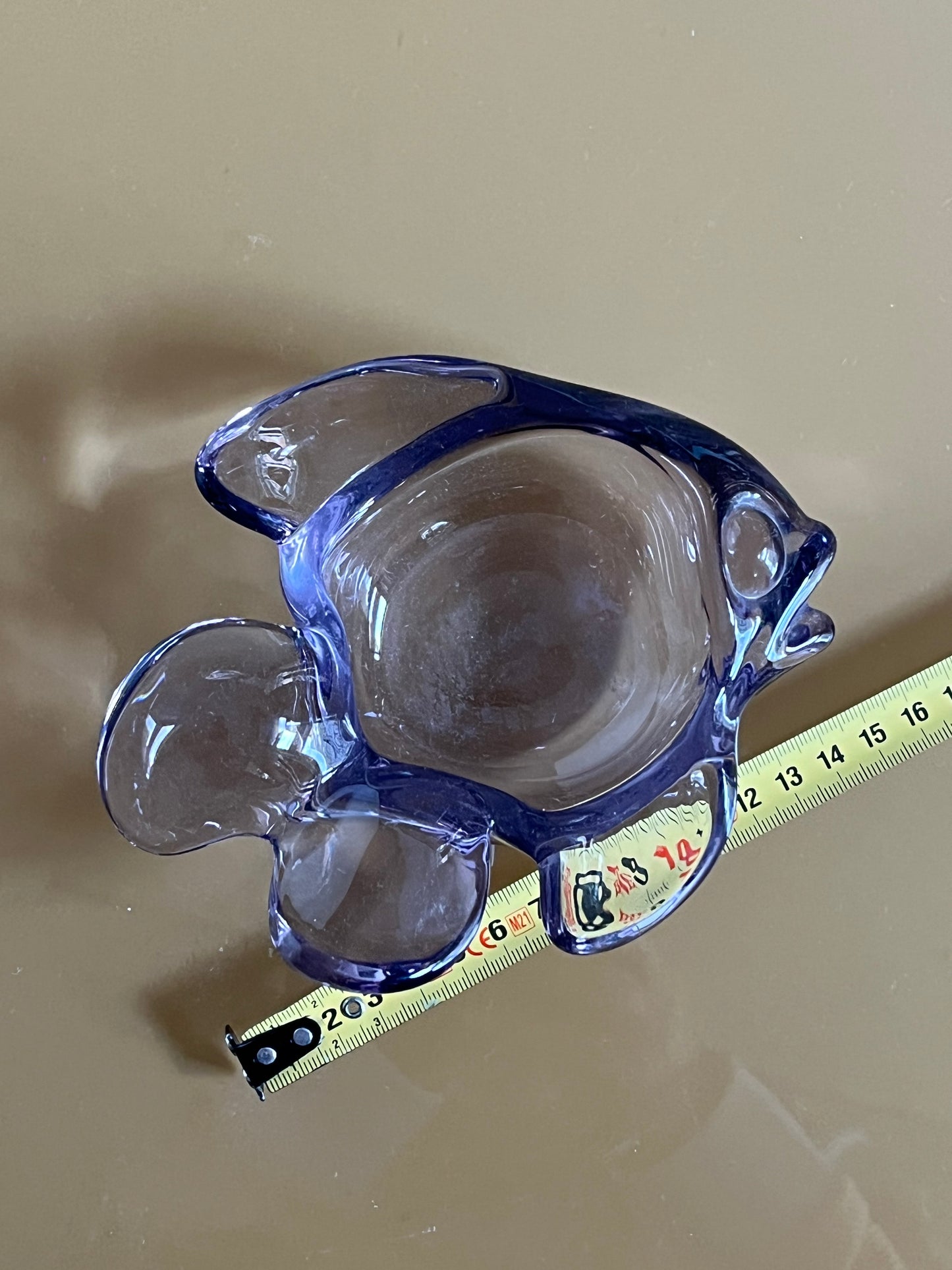 Glass bowl