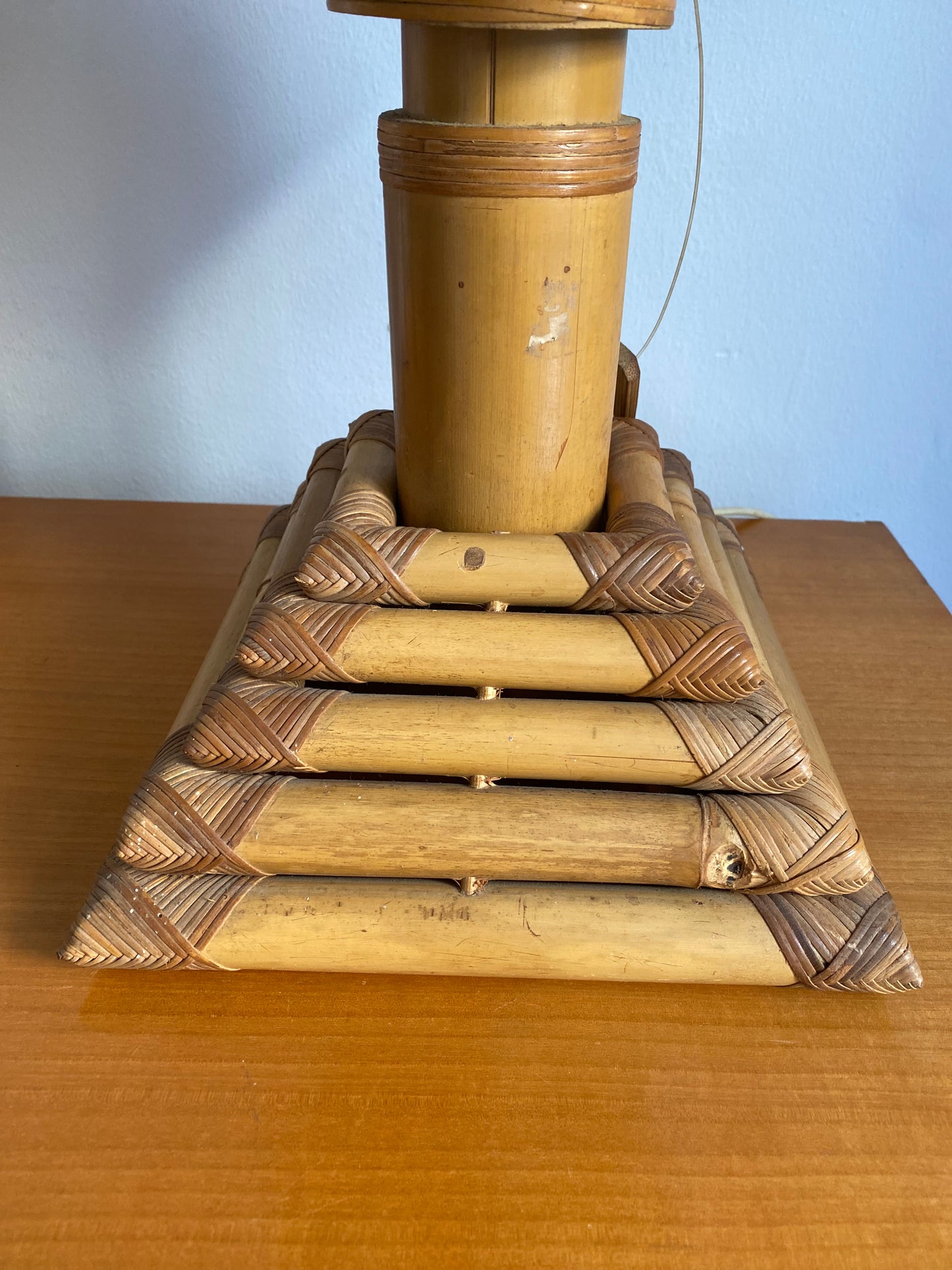Bamboo tablelamps