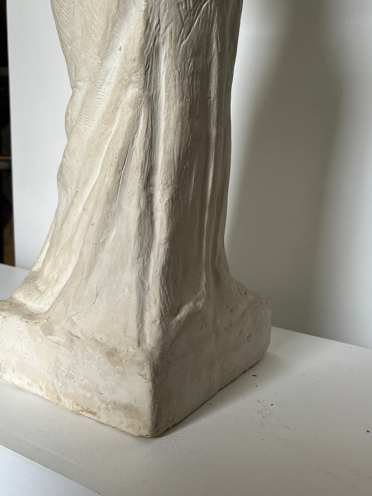 Mother and child figure