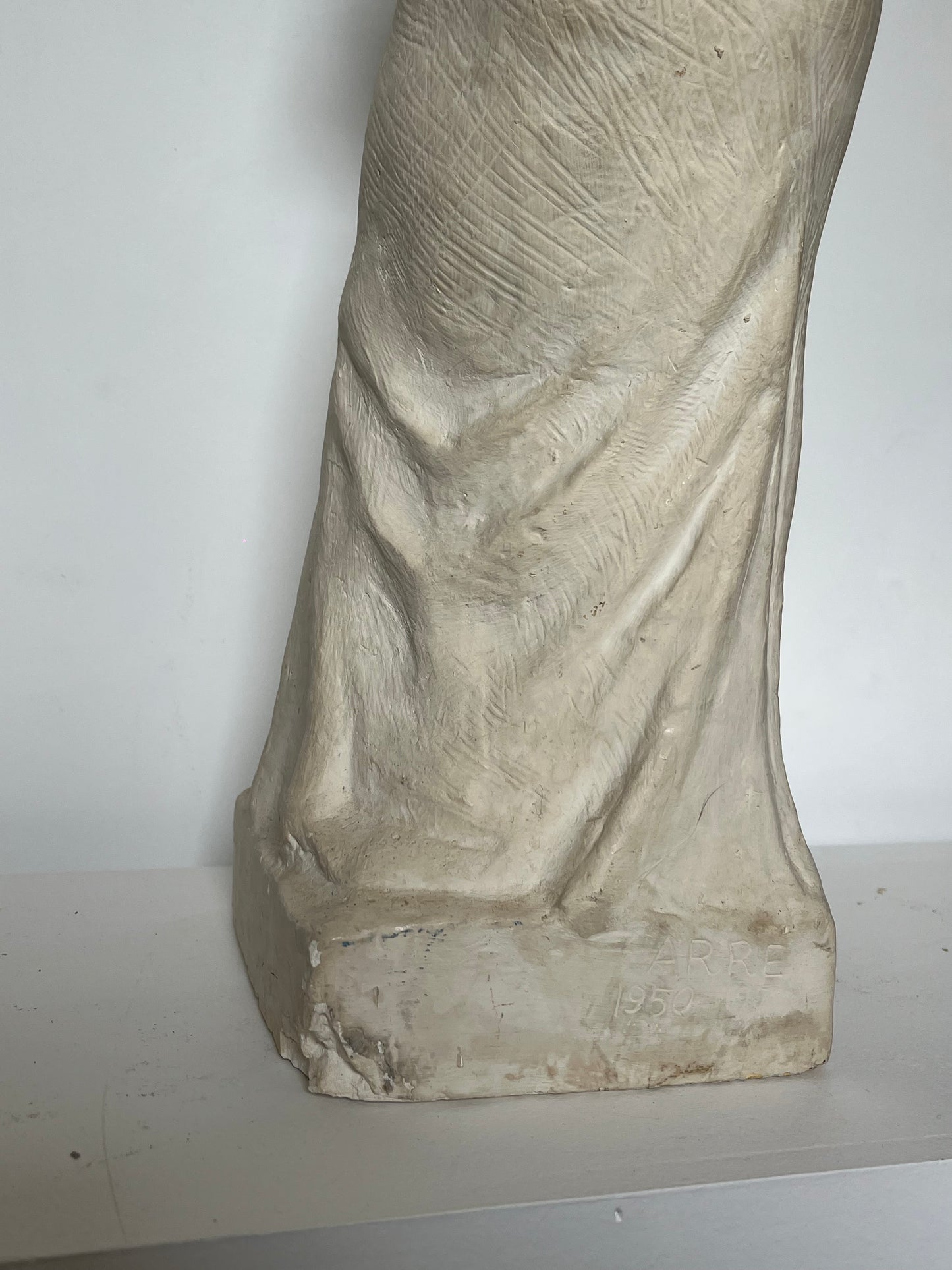 Mother and child figure