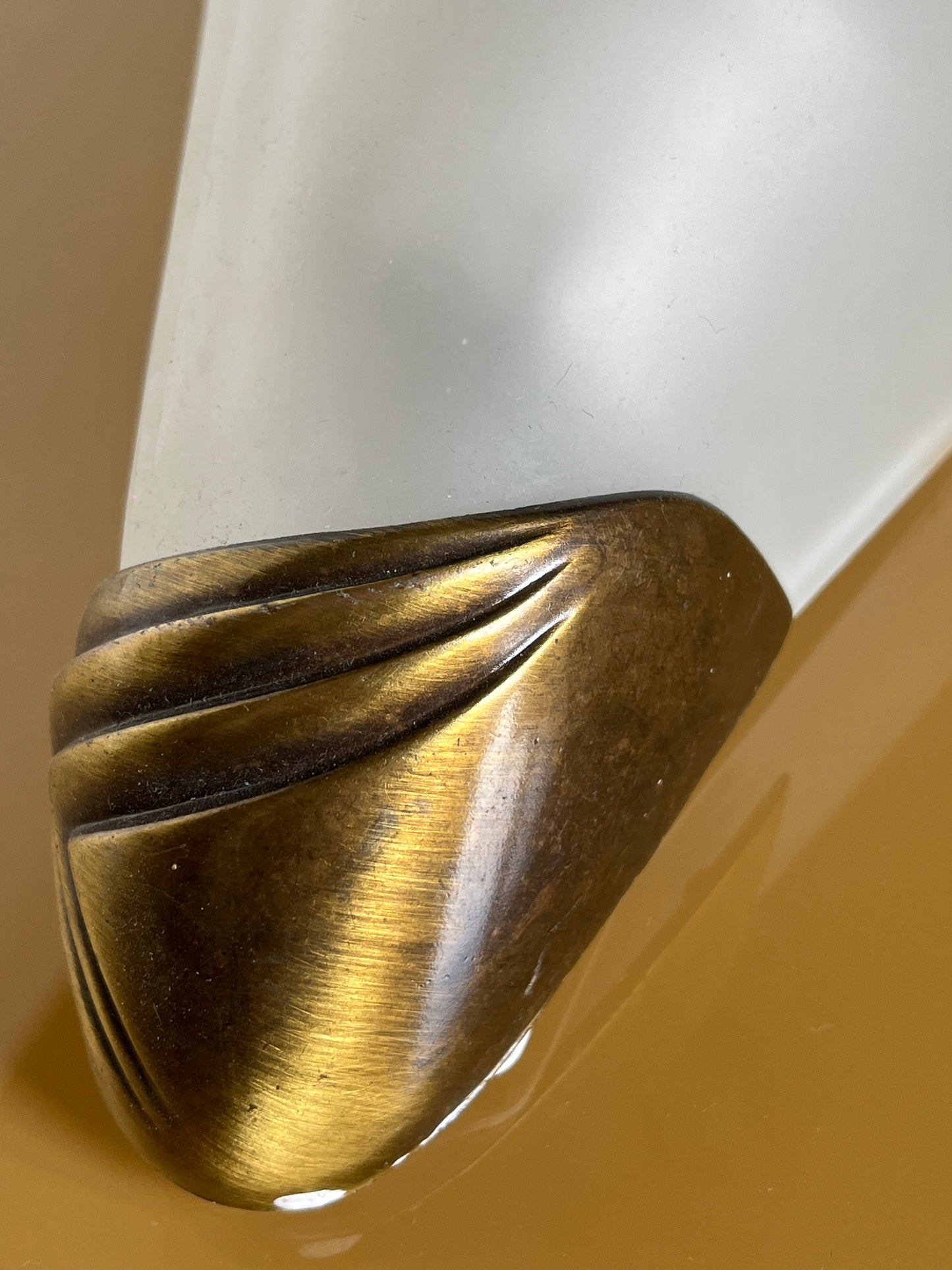 Wall sconce