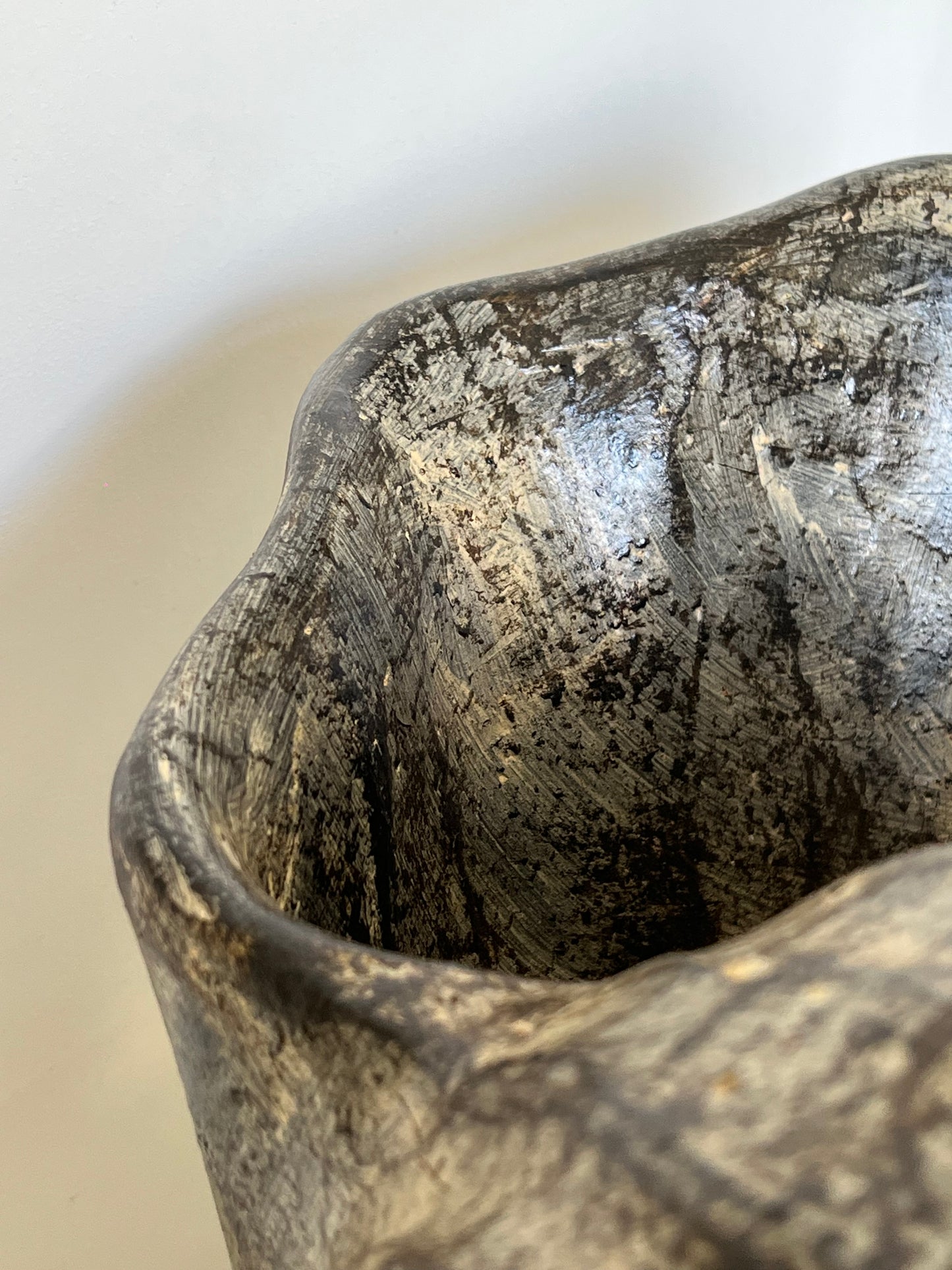 Ash gray Snail pot