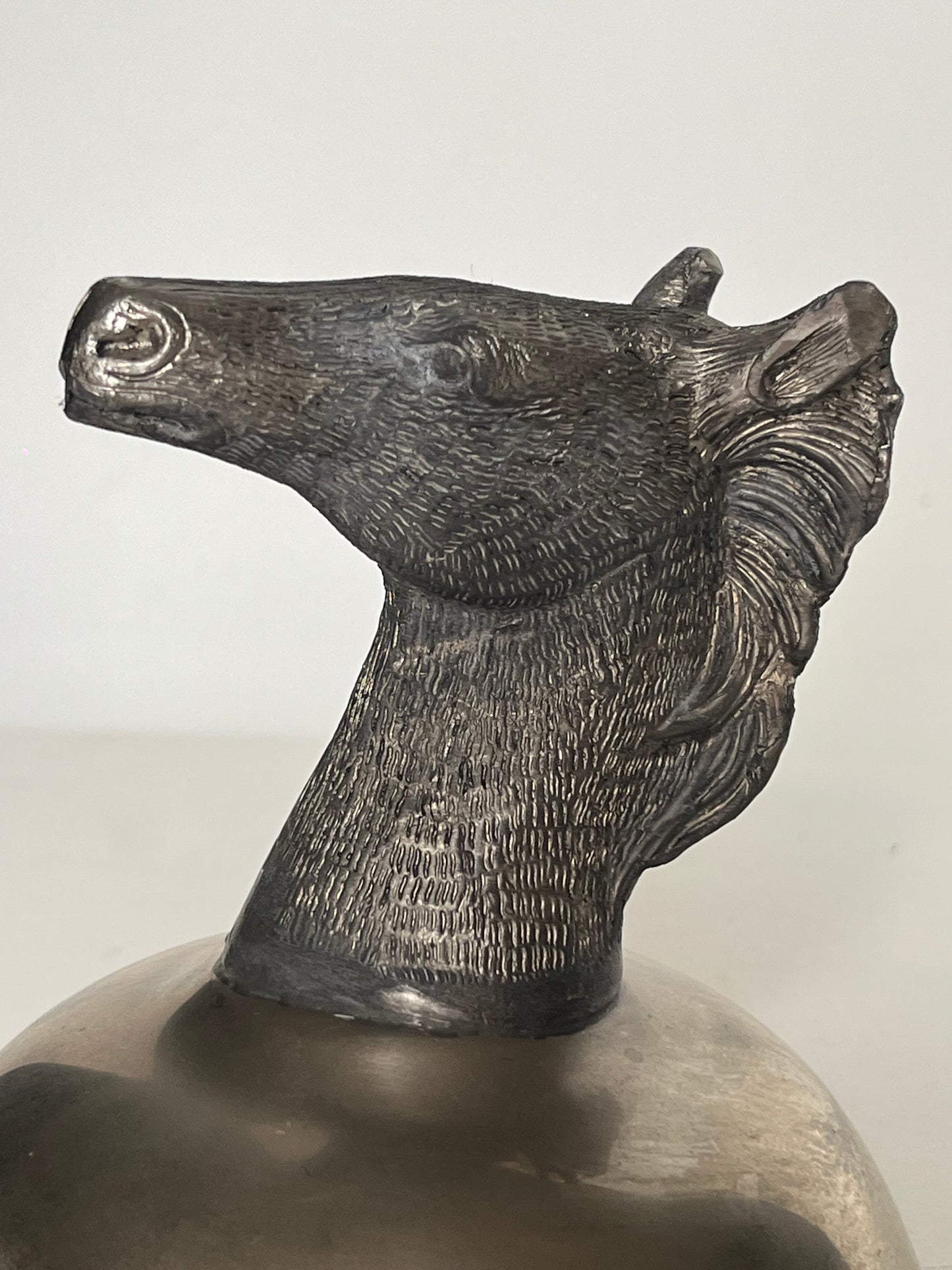 Silver-plated stirrup cup. Horse.