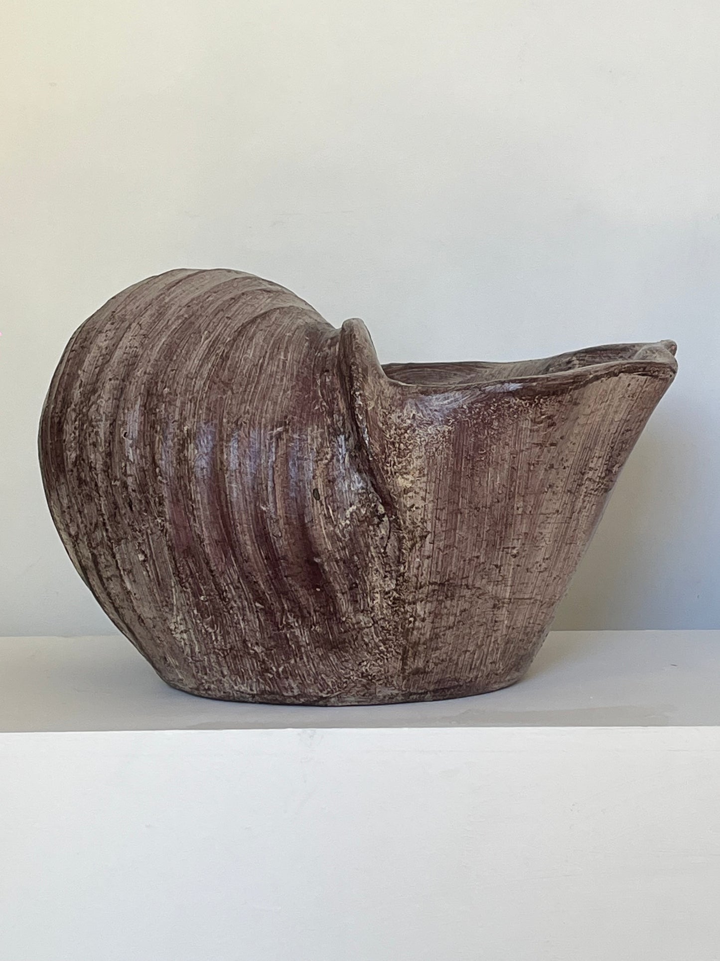 Lavender Snail pot