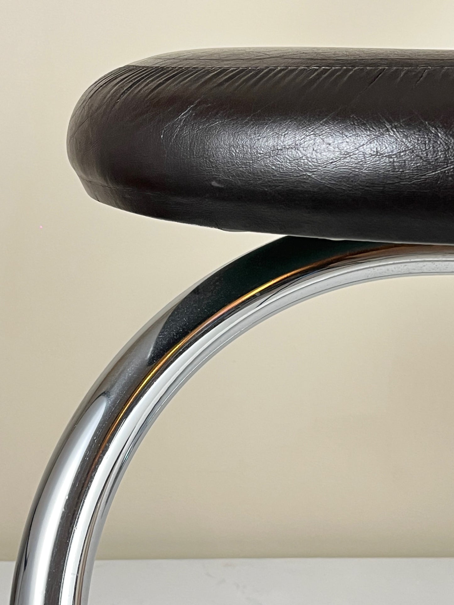 Snake chair