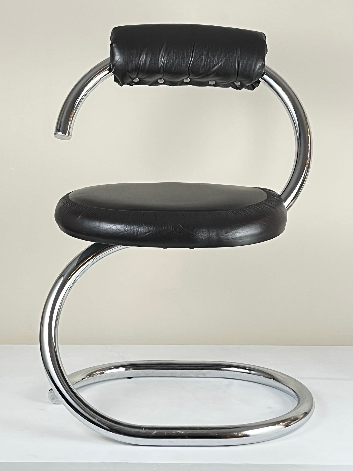Snake chair