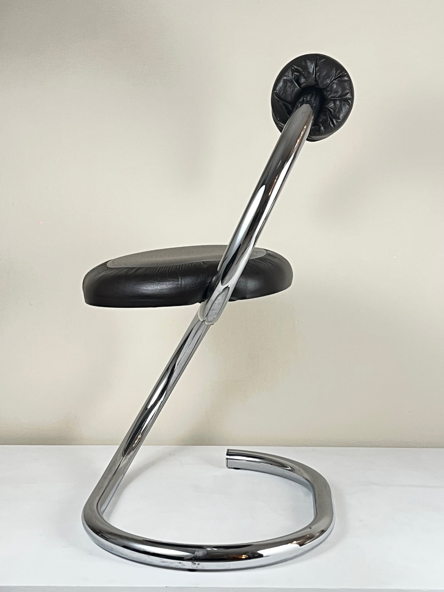Snake chair