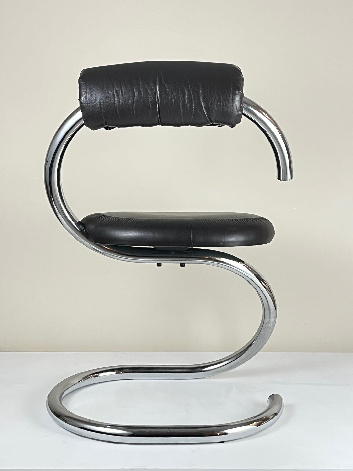 Snake chair